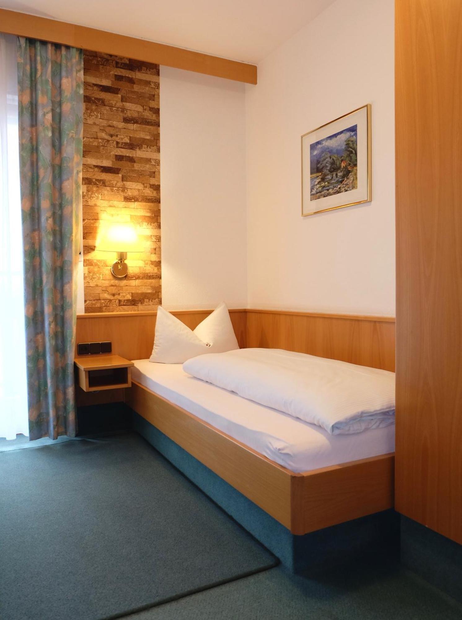 קינדינג Gaestehaus Biedermann מראה חיצוני תמונה